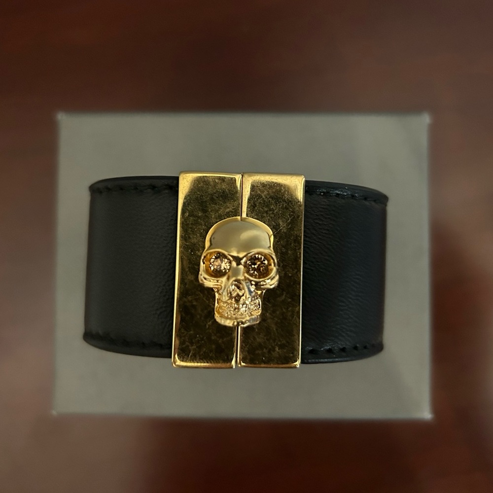 ALEXANDER McQUEEN Black Leather Cuff with Gold Skull